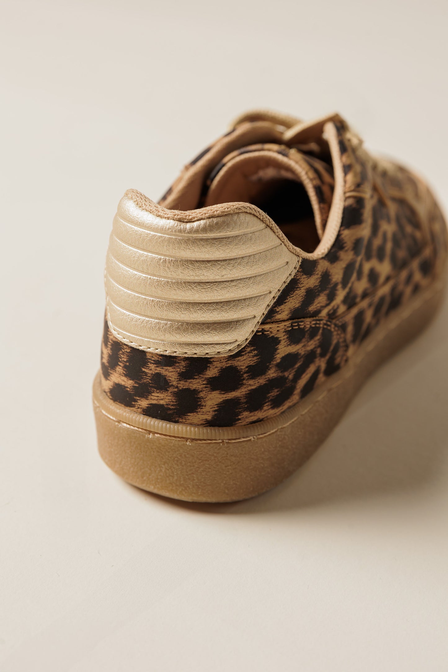 7757 Evian Coffe Leopardo