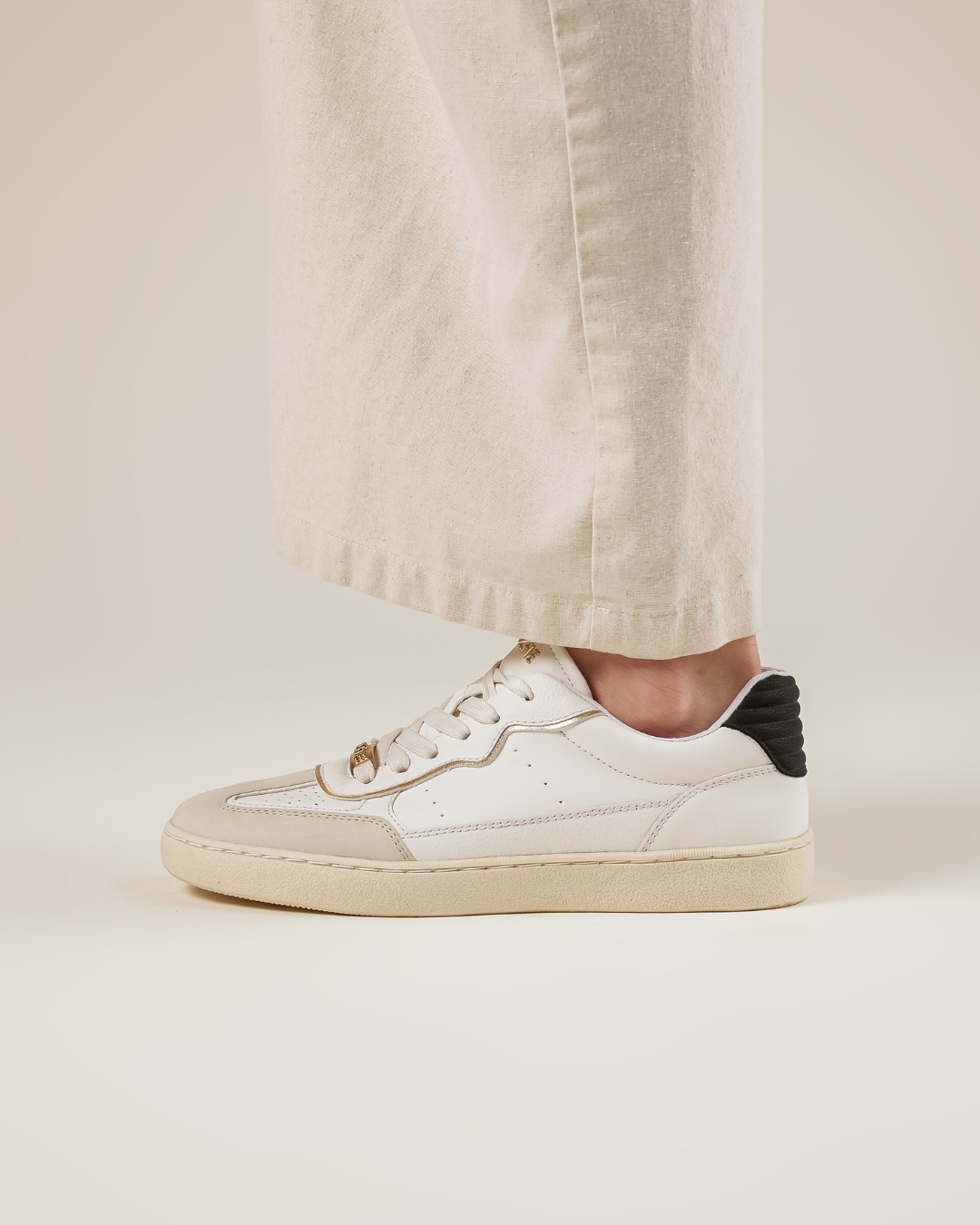 7757 Evian Blanco-Negro - Image 4